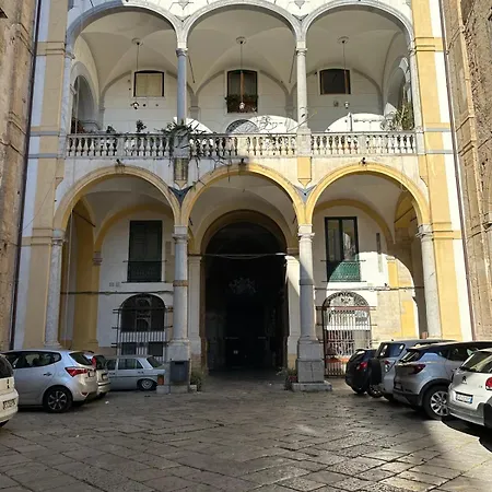 La Finestra Sugli Archi